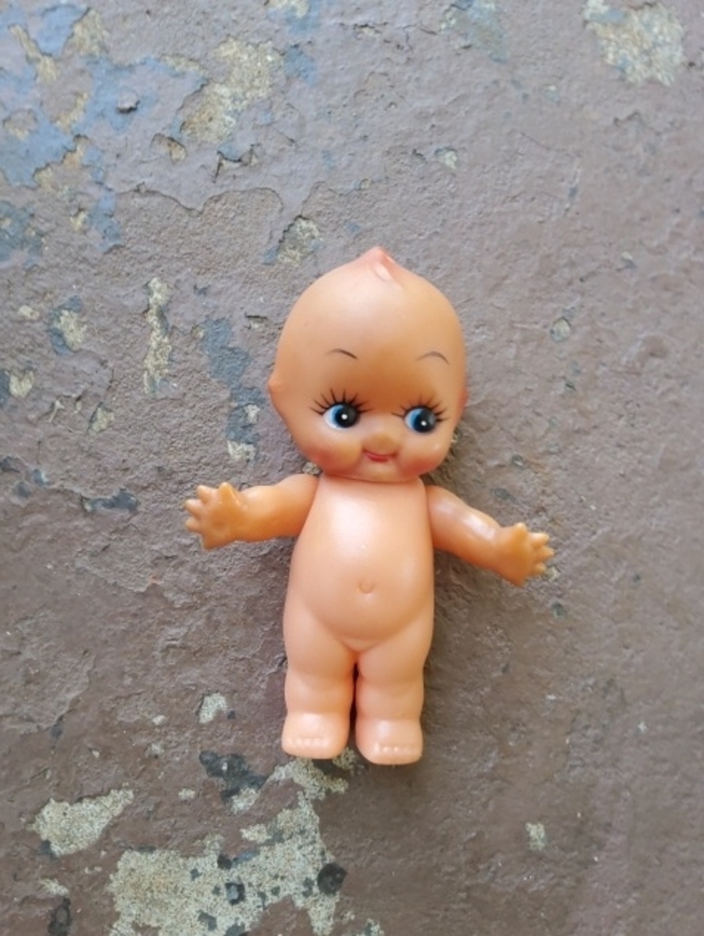 Vintage Kewpie Doll 4 1/4" Tall.